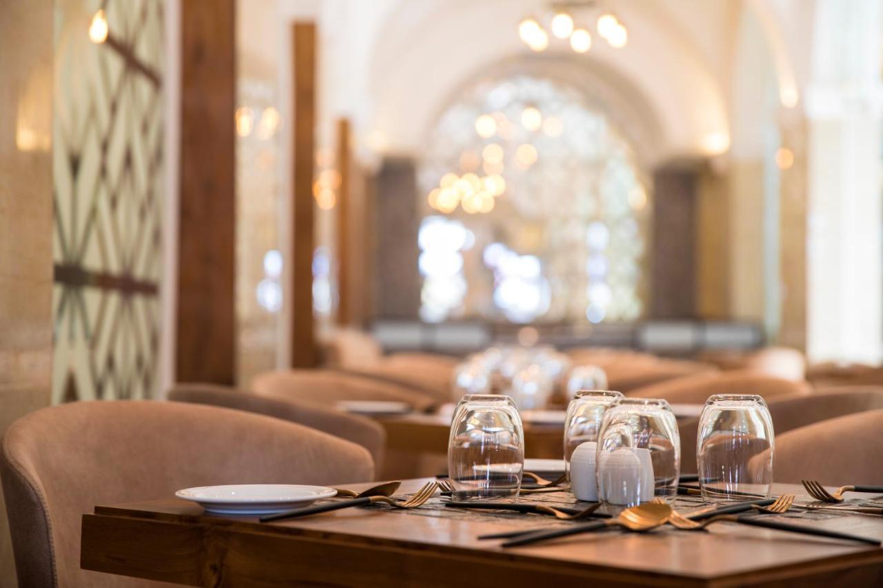 The Radh Hotel Канді Екстер'єр фото